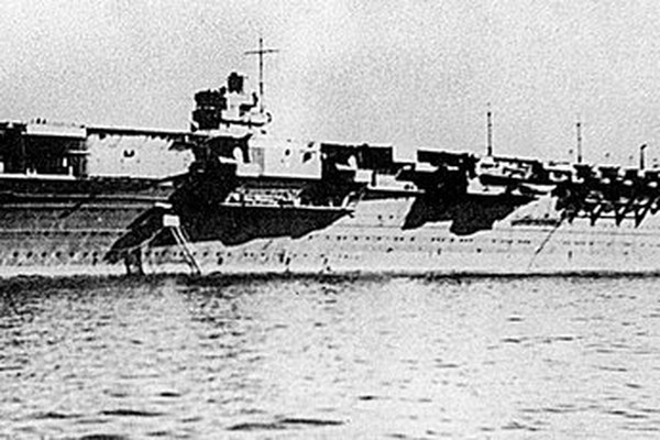 旧日本海軍航空母艦　瑞鶴1944年レイテ沖開戦時 旧日本海軍航空母艦瑞鶴1944年レイテ沖開戦時